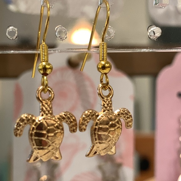 Little Sea Turtle Earrings - Picture 1 of 6
